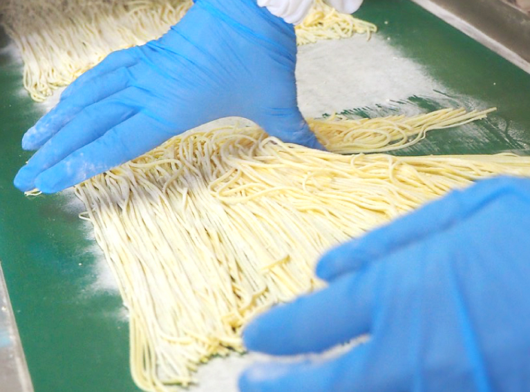 オーダメイドの麺を製造